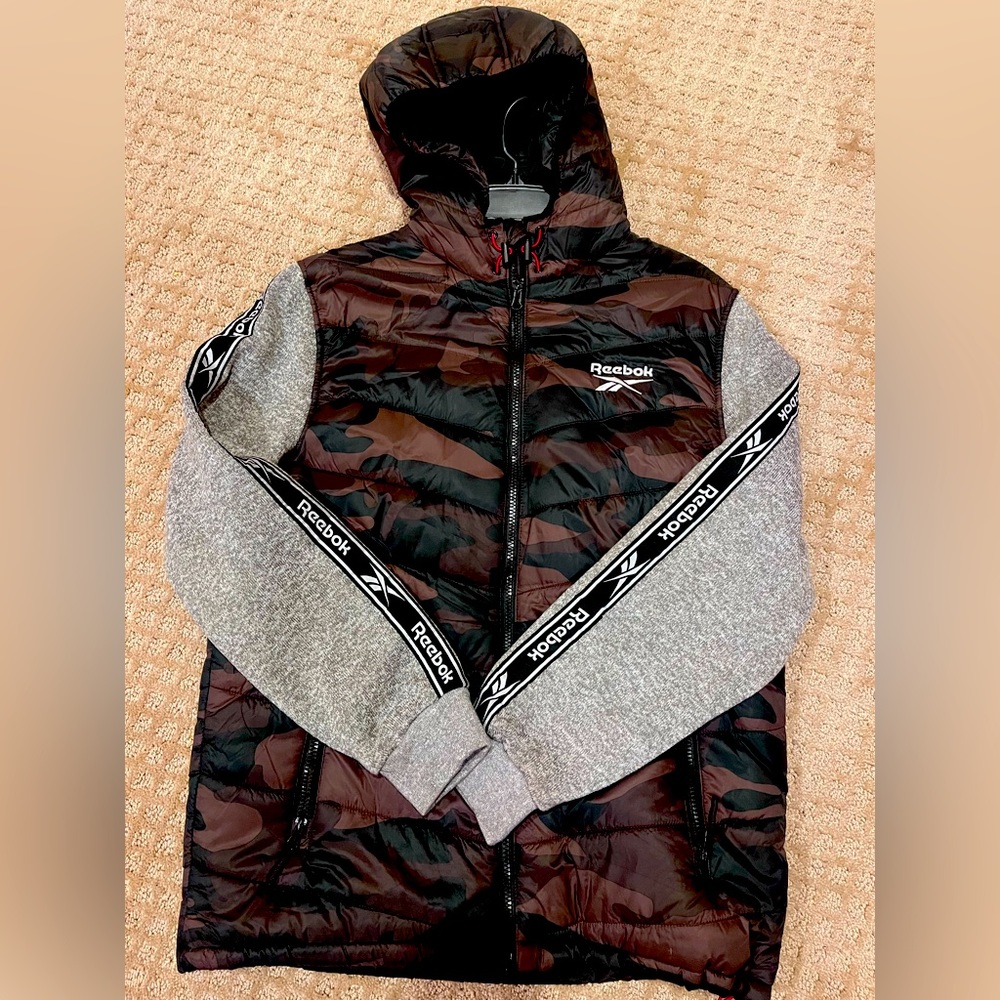 Reebok sport jacket camouflage/ reebok grey mint never worn